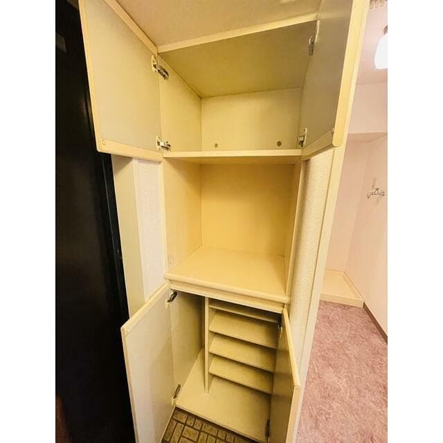 Room image 11
