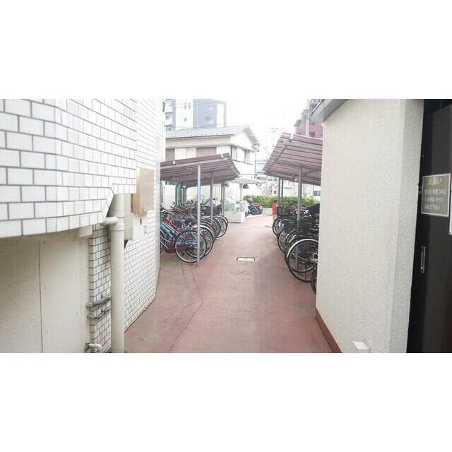 Room image 12