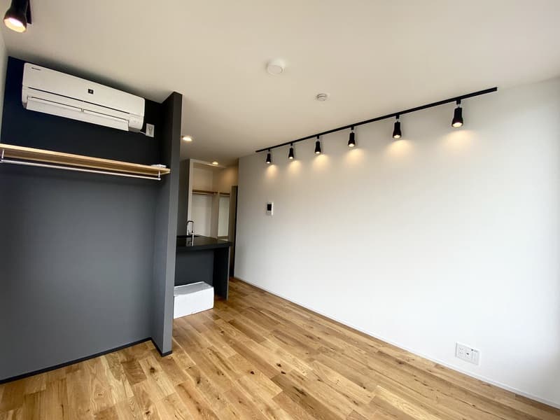 Room image 8