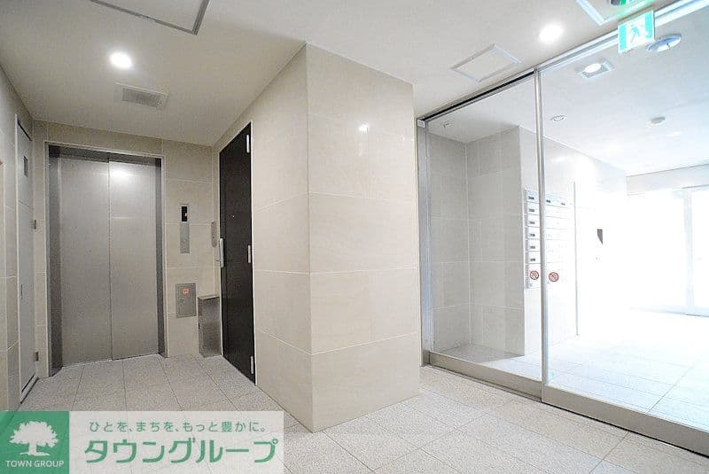 Room image 8