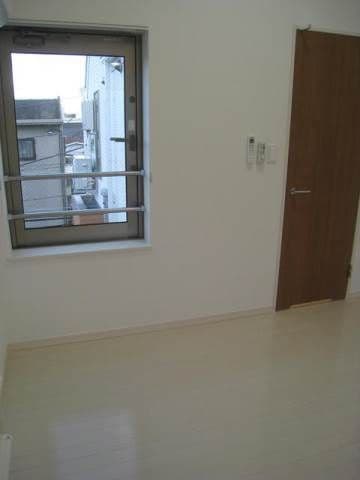 Room image 12