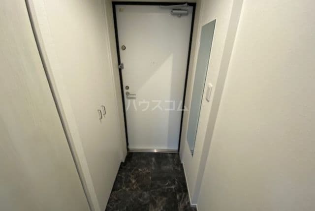 Room image 12