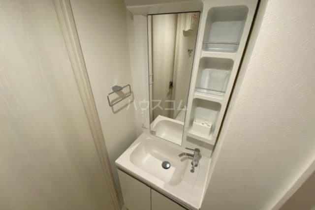 Room image 9