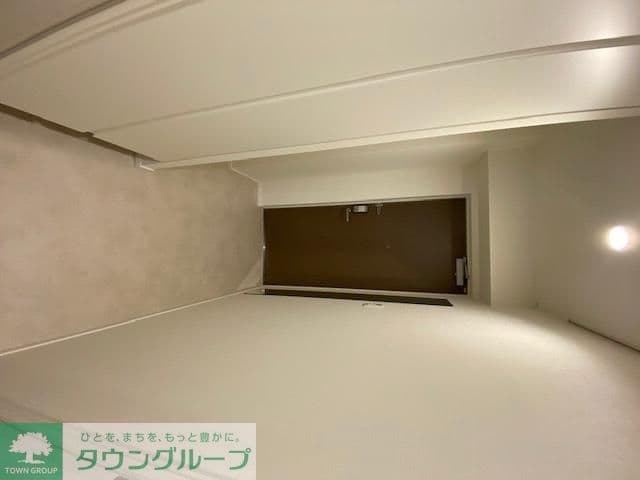 Room image 10