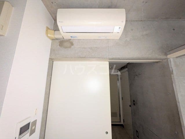 Room image 11