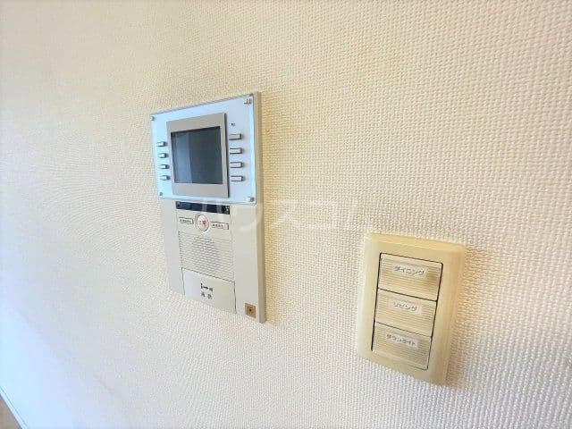 Room image 10