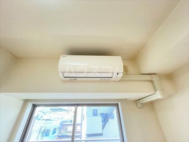 Room image 11