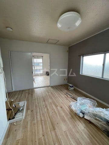 Room image 15