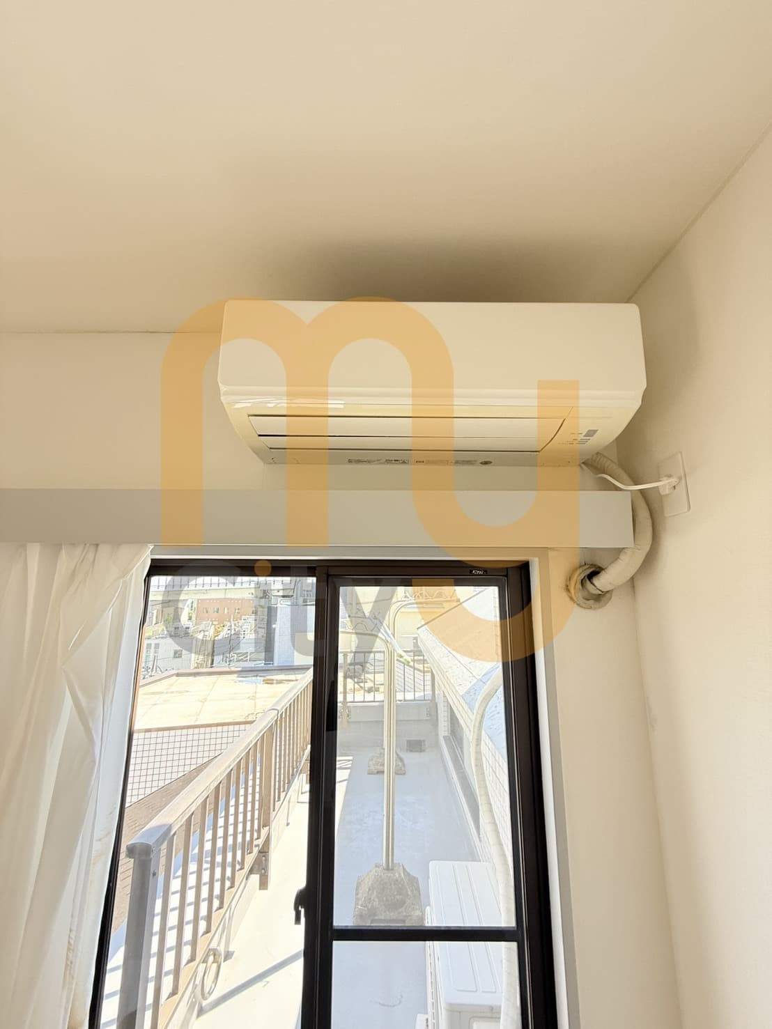 Room image 11