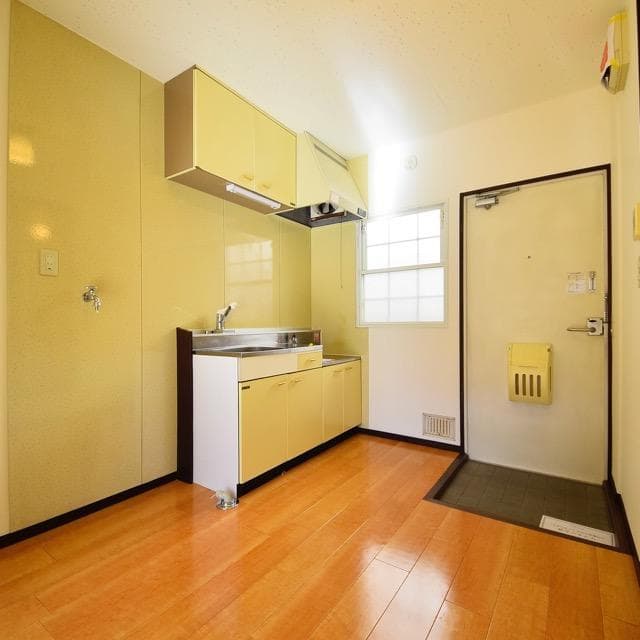 Room image 10
