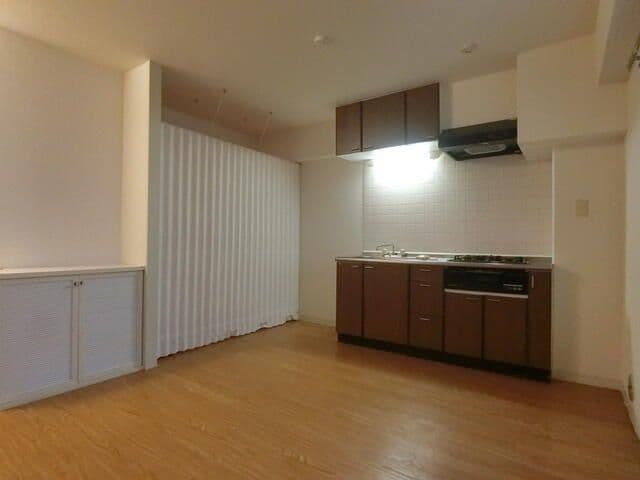 Room image 15