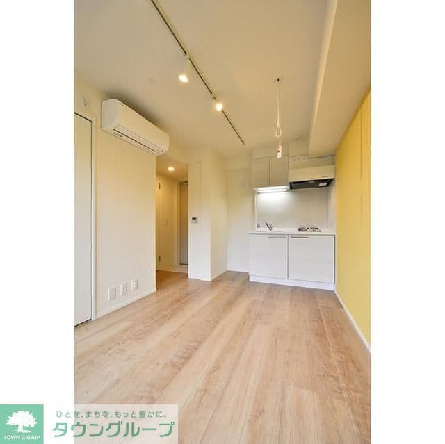 Room image 10