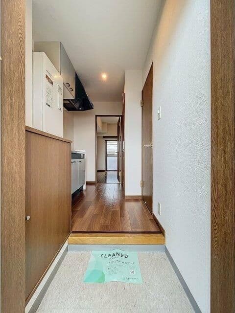 Room image 12