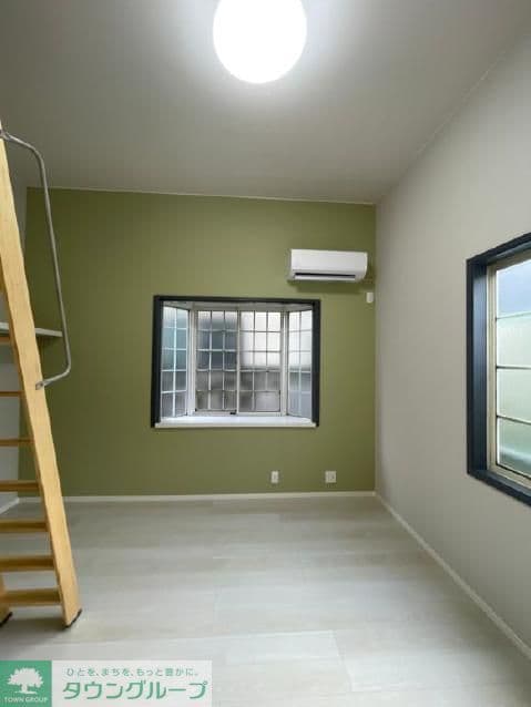 Room image 13