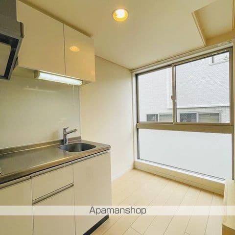 Room image 14