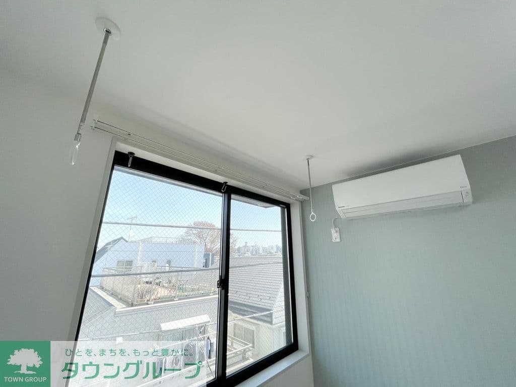 Room image 11