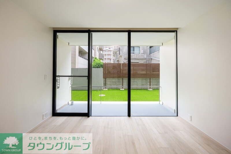 Room image 8