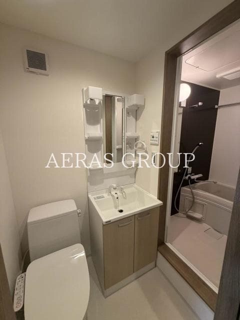Room image 8