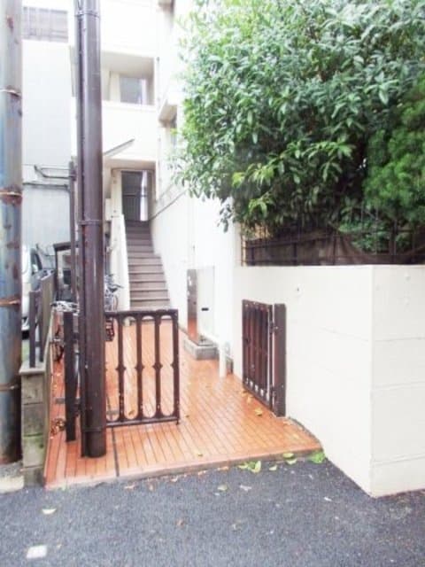 Room image 12