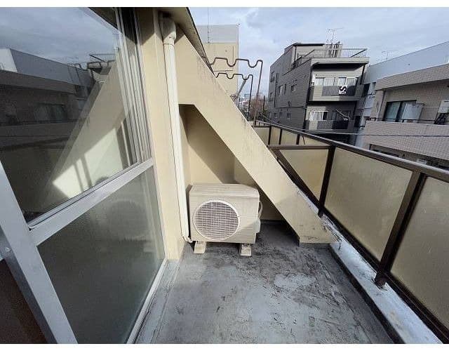 Room image 9
