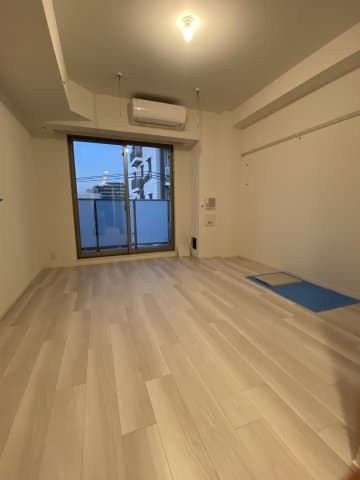 Room image 8