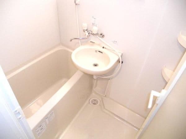 Room image 8