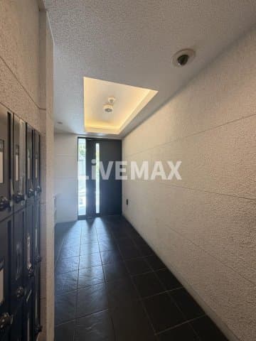 Room image 13
