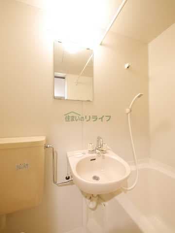 Room image 9