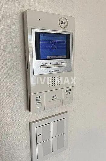 Room image 11