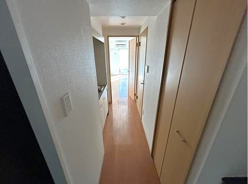 Room image 12