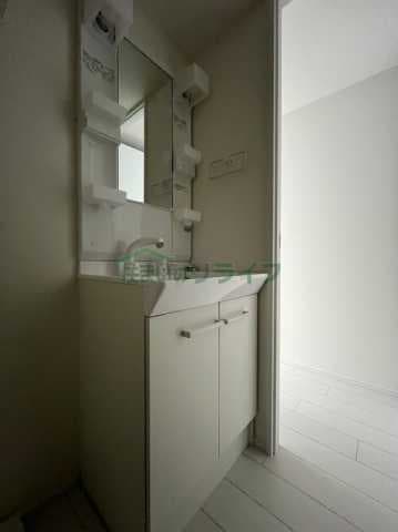 Room image 9