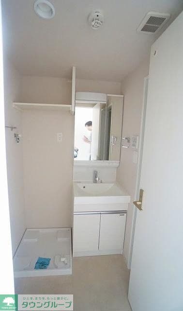 Room image 8