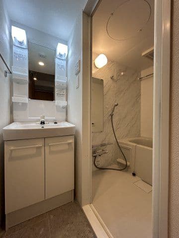 Room image 9
