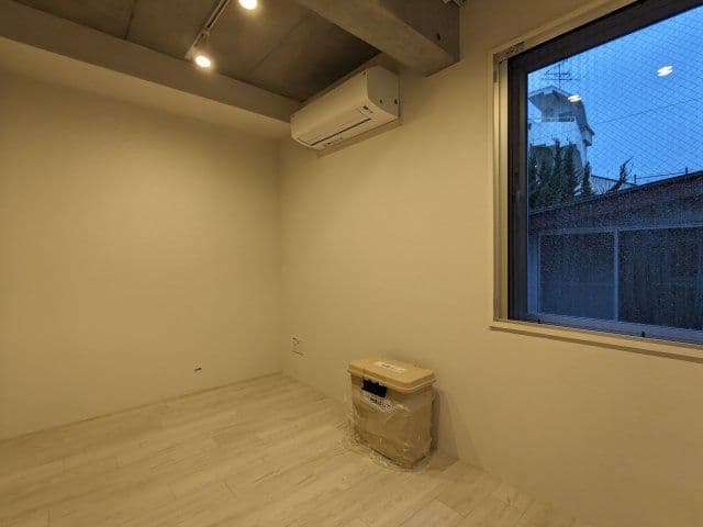 Room image 9