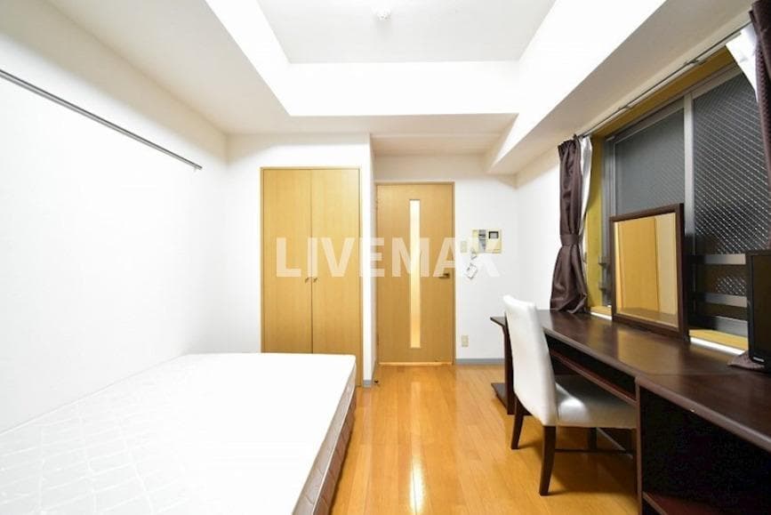 Room image 8