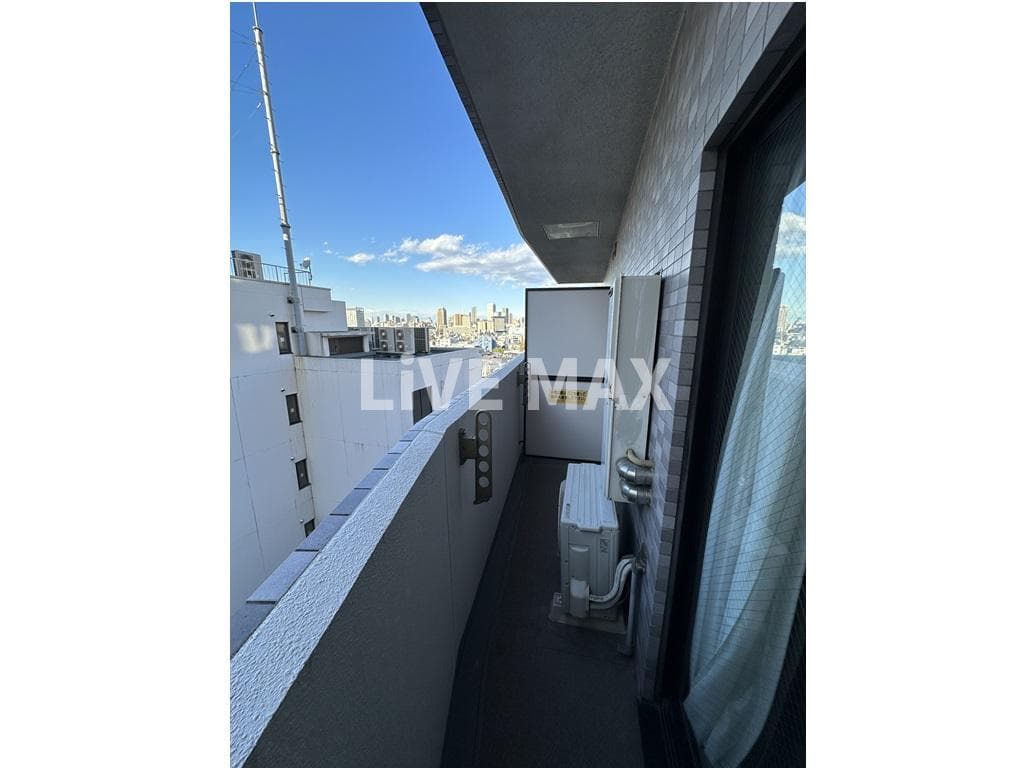 Room image 10