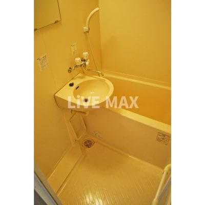 Room image 9