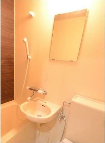 Room image 8