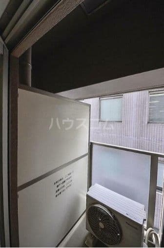 Room image 11