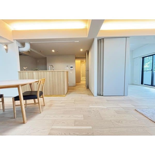 Preview interior of 06292685