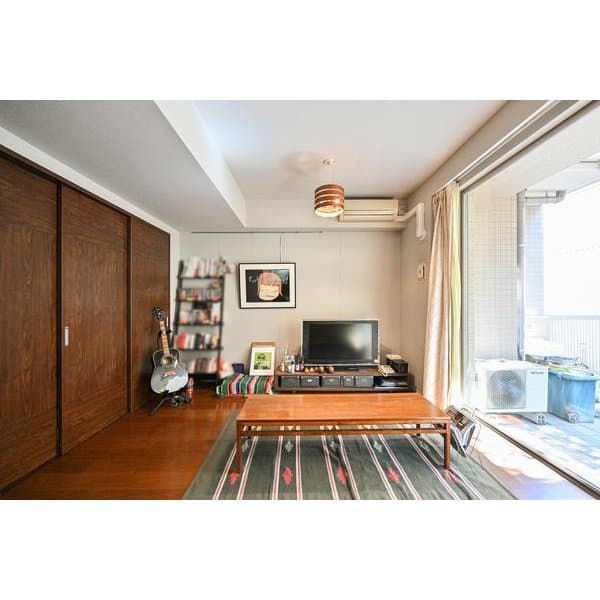 Preview interior of 06292689