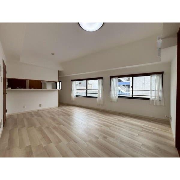 Preview interior of 06292678