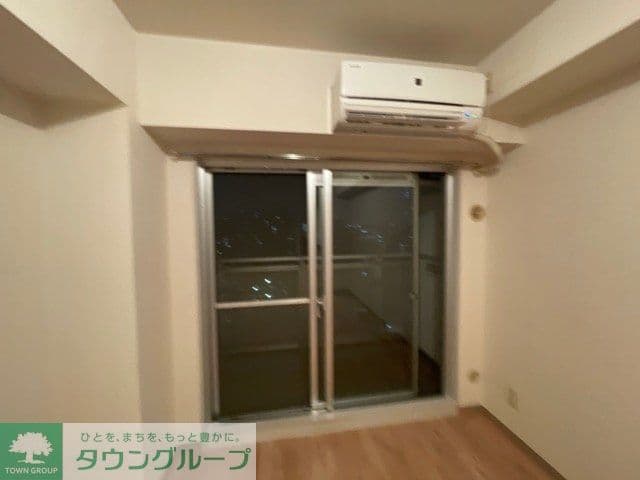 Room image 13