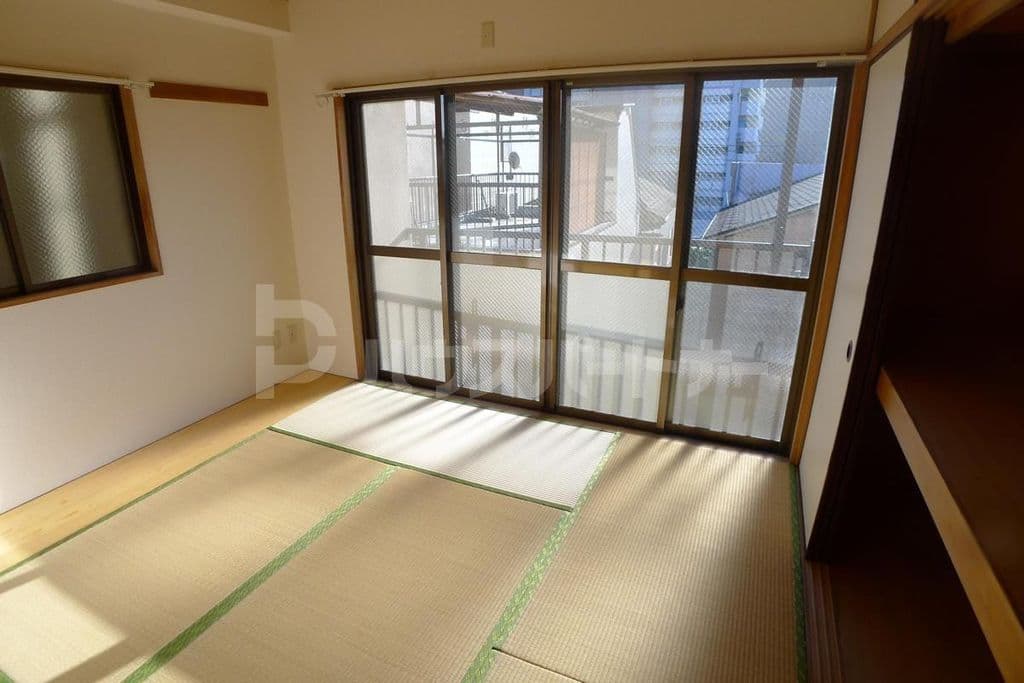 Room image 8
