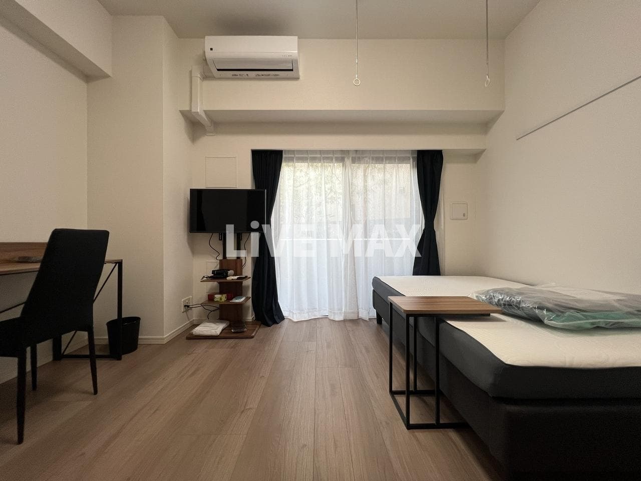 Room image 8