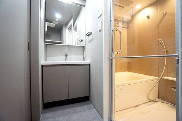 Room image 8