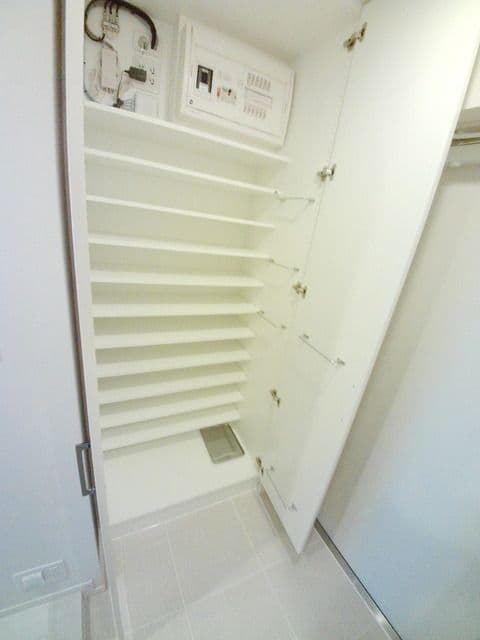 Room image 12