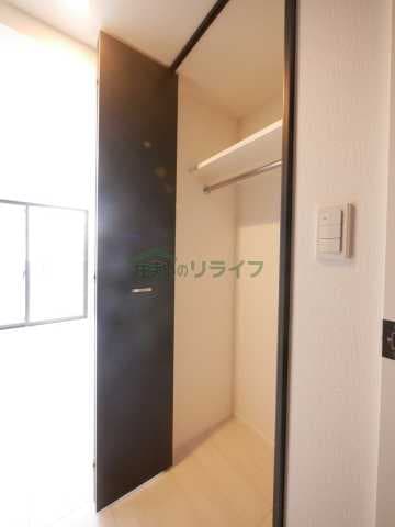 Room image 8
