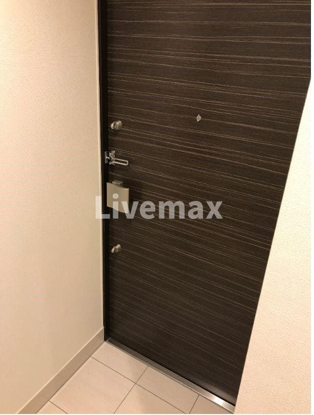 Room image 12