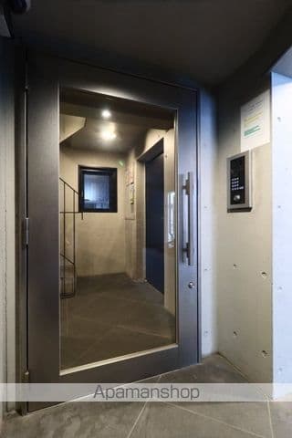 Room image 12